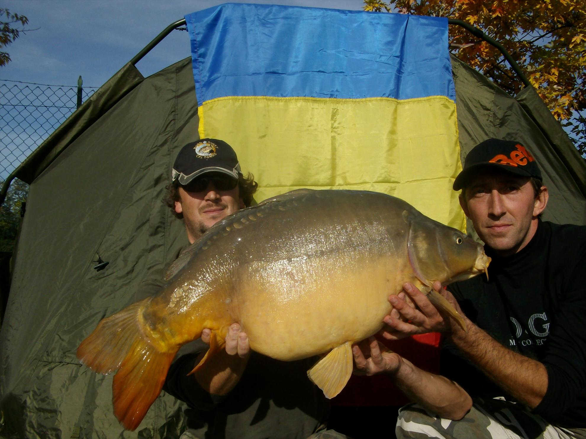 florian tanasa  Partide de pescuit cu prietenii. - 077.JPG